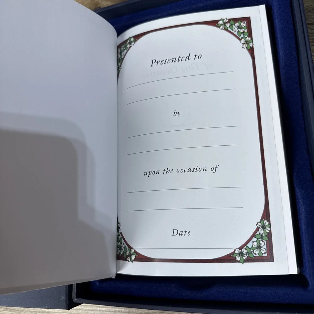 NEW HOLY BIBLE DOVE OF PEACE King James Version‎ Boxed in Original Case Gift Ed.